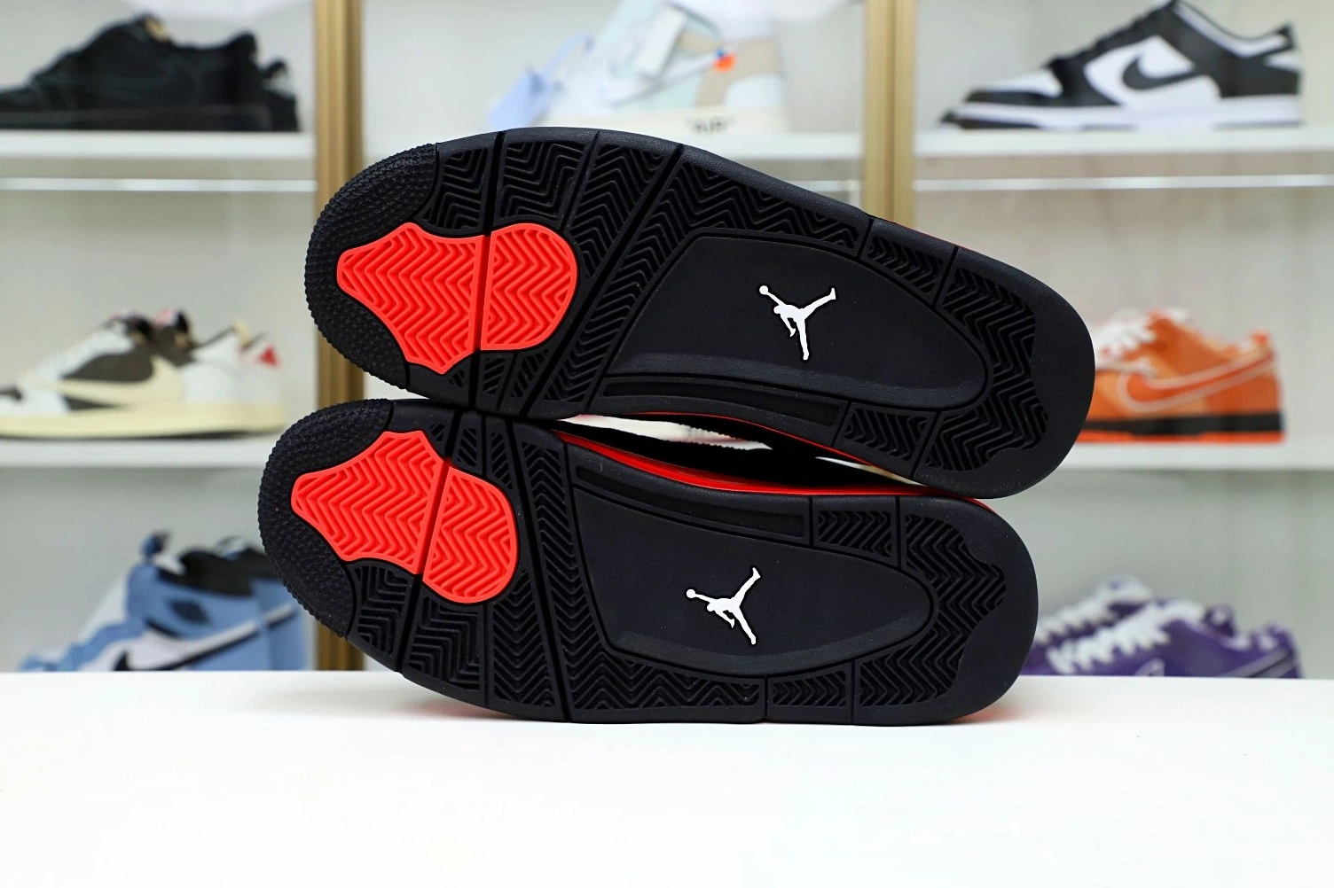 RETRO THUNDER' AIR JORDAN 4 'RED 1224